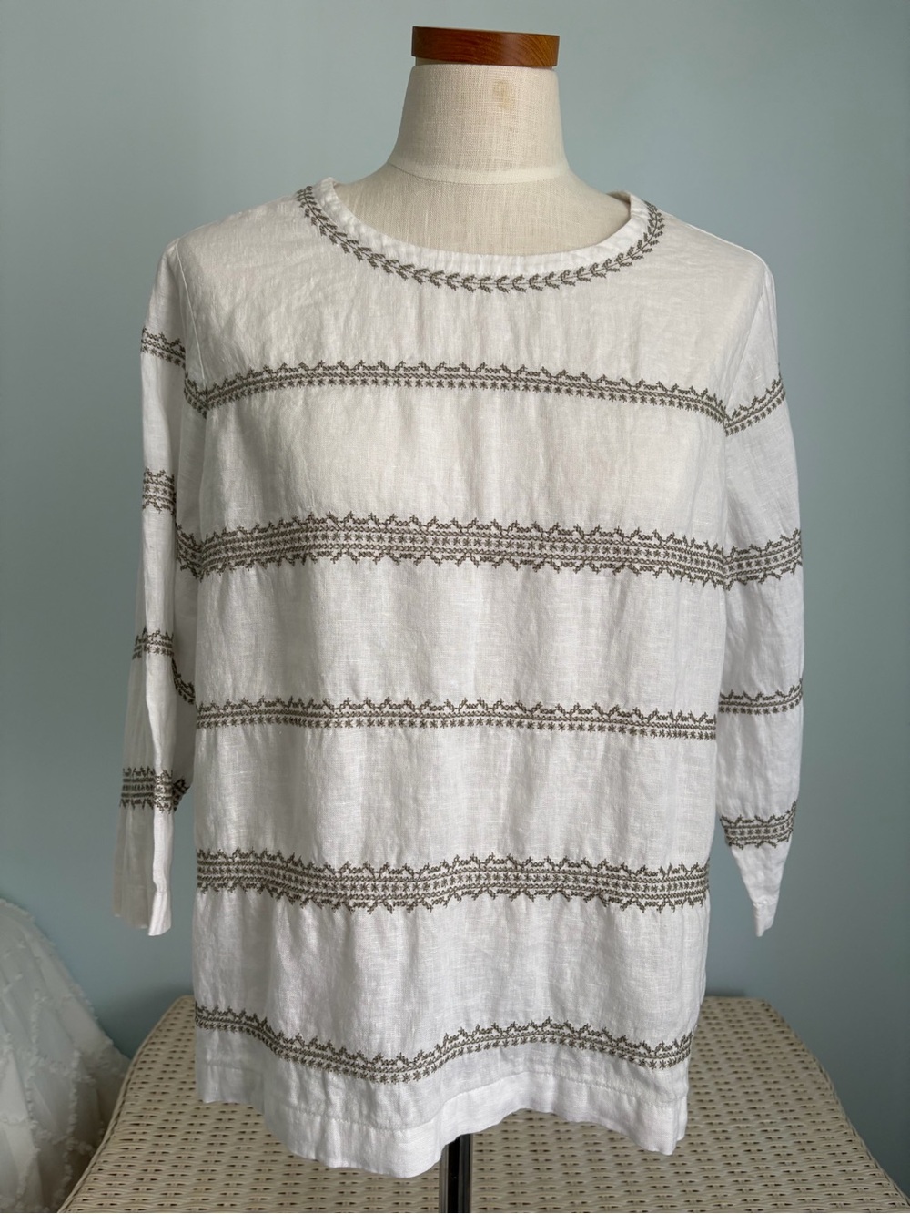 J. Jill White Linen-Blend Tunic with Taupe Embroidered Stripes - Large Petite